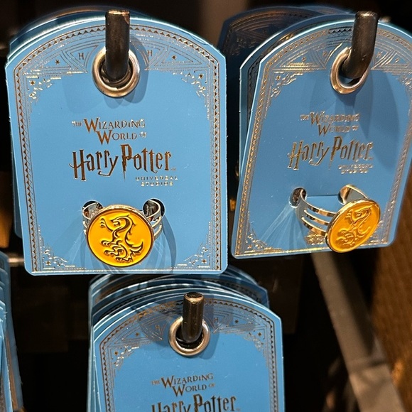 Harry Potter Hufflepuff Adjustable Ring NWT - Picture 8 of 10